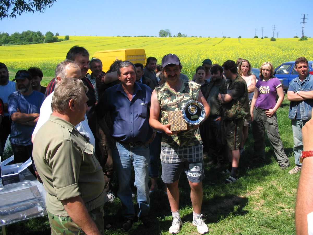 Rybářské závody 2005 - 06.JPG