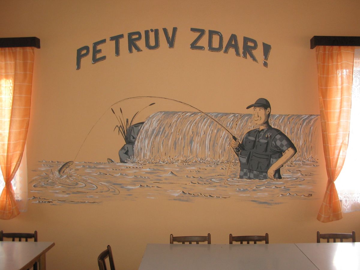 nová výzdoba sálu 05.JPG